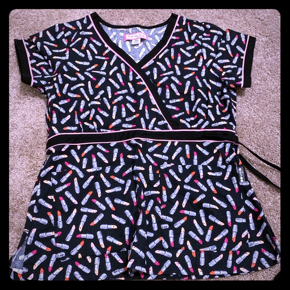Koi scrub top with lipstick design
